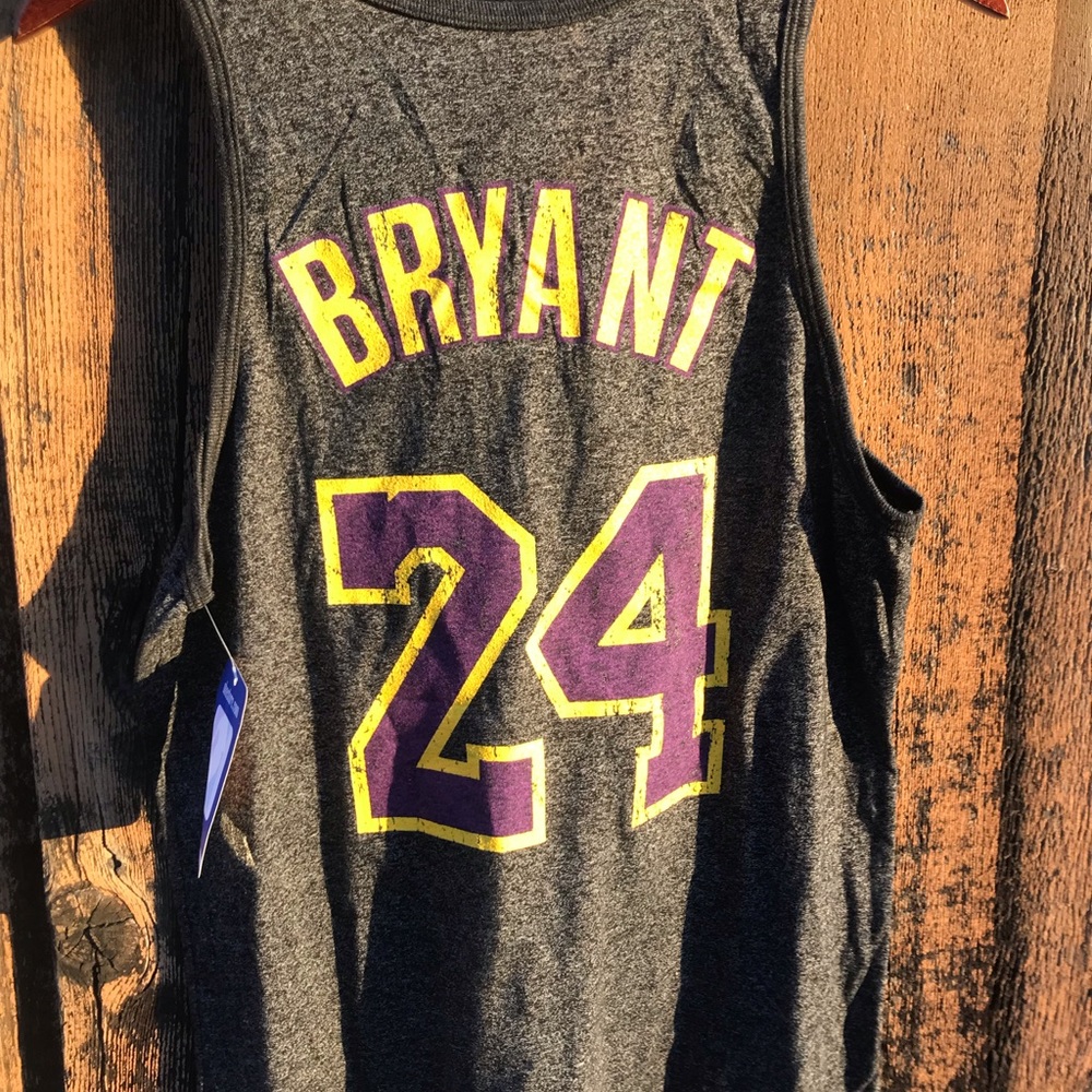 Los Angeles Lakers Kobe Bryant #24 Tank Top Tshirt Gray Size Small NWT